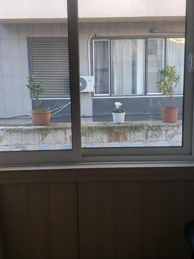 Hostel Oakland Tirana Exterior photo